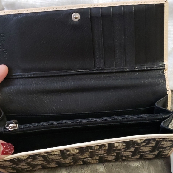 ❣SOLD Christian Dior Wallet❣ - Picture 6 of 16
